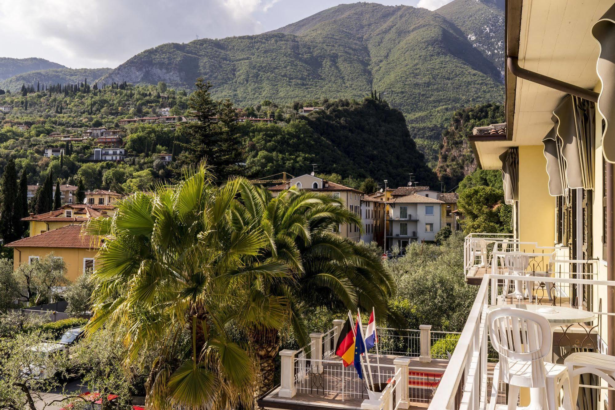 Hotel Sorriso Toscolano Maderno Exteriér fotografie